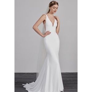 New Pronovias Estilo Wedding Gown